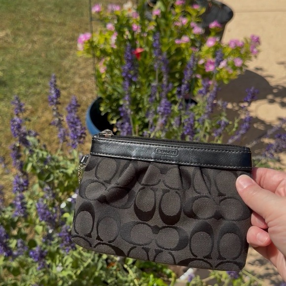 Coach Black Signature Jacquard Wristlet - Picture 3 of 11